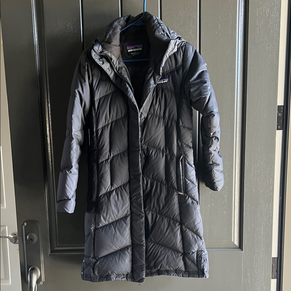 Patagonia Women's black Down with it hooded Parka